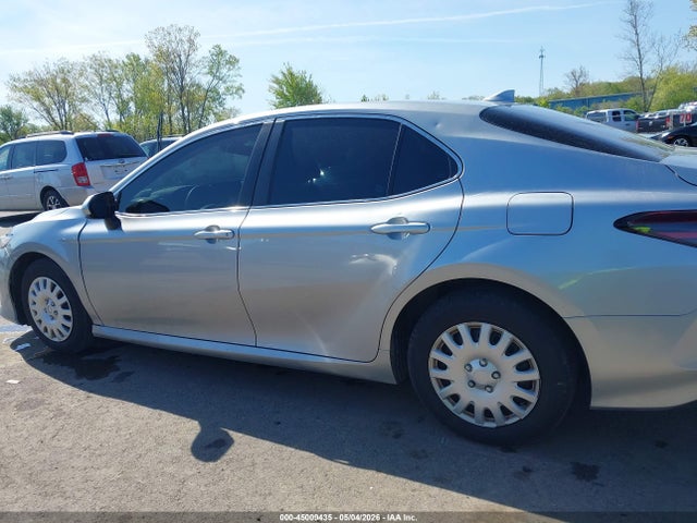 45009435 :رقم المزاد ، 4T1C11AK7MU561368 vin ، 2021 Toyota Camry Le مزاد بيع