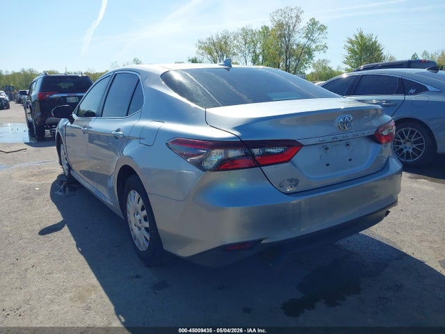 45009435 :رقم المزاد ، 4T1C11AK7MU561368 vin ، 2021 Toyota Camry Le مزاد بيع