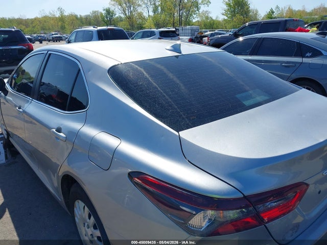 45009435 :رقم المزاد ، 4T1C11AK7MU561368 vin ، 2021 Toyota Camry Le مزاد بيع