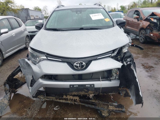 45009454 :رقم المزاد ، 2T3BFREV7HW560816 vin ، 2017 Toyota Rav4 Le مزاد بيع
