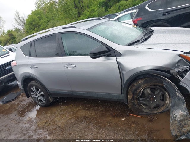 45009454 :رقم المزاد ، 2T3BFREV7HW560816 vin ، 2017 Toyota Rav4 Le مزاد بيع
