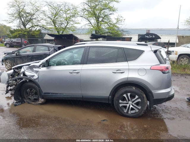 45009454 :رقم المزاد ، 2T3BFREV7HW560816 vin ، 2017 Toyota Rav4 Le مزاد بيع