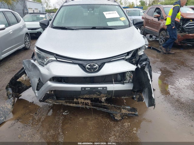 45009454 :رقم المزاد ، 2T3BFREV7HW560816 vin ، 2017 Toyota Rav4 Le مزاد بيع
