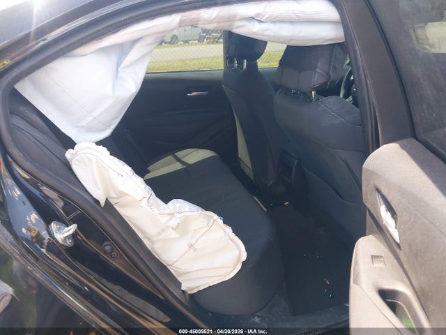 45009521 :رقم المزاد ، 5YFEPMAE8MP260225 vin ، 2021 Toyota Corolla Le مزاد بيع
