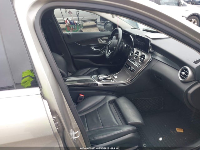 45009563 :رقم المزاد ، 55SWF8EB7KU283761 vin ، 2019 Mercedes-benz C 300 4matic مزاد بيع
