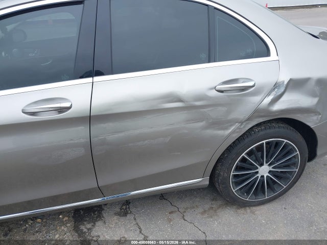 45009563 :رقم المزاد ، 55SWF8EB7KU283761 vin ، 2019 Mercedes-benz C 300 4matic مزاد بيع