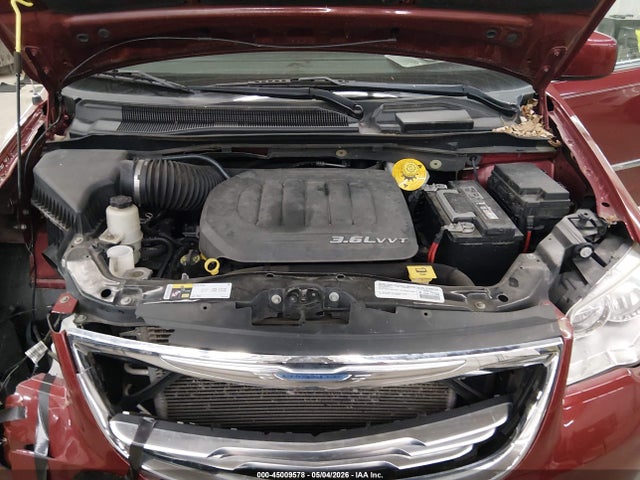 Продажа на аукционе авто 2015 Chrysler Town & Country Touring, vin: 2C4RC1BG2FR560549, номер лота: 45009578