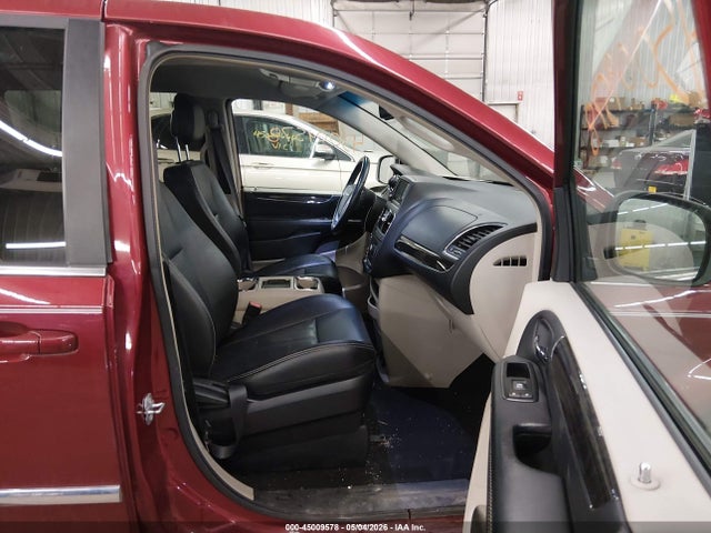 Продажа на аукционе авто 2015 Chrysler Town & Country Touring, vin: 2C4RC1BG2FR560549, номер лота: 45009578