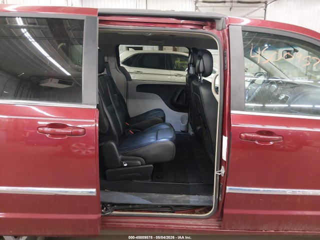 Продажа на аукционе авто 2015 Chrysler Town & Country Touring, vin: 2C4RC1BG2FR560549, номер лота: 45009578