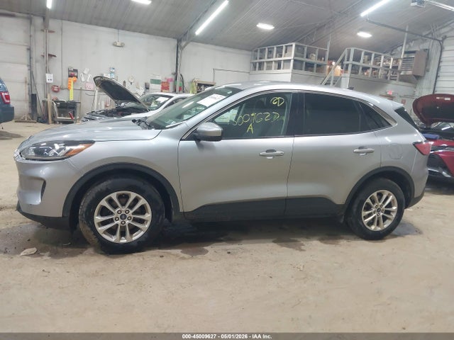 Продажа на аукционе авто 2021 Ford Escape Se, vin: 1FMCU9G6XMUA42136, номер лота: 45009627