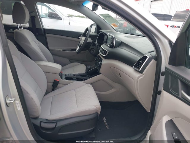 KM8J23A45KU007583 Hyundai TUCSON SE