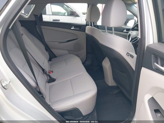 KM8J23A45KU007583 Hyundai TUCSON SE