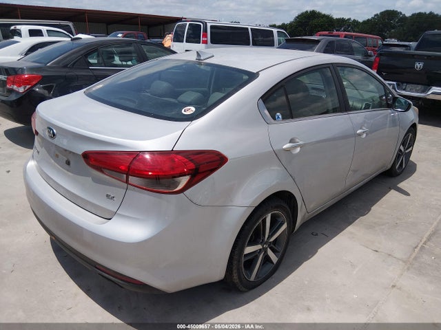 45009657 :رقم المزاد ، 3KPFL4A81HE093935 vin ، 2017 Kia Forte Ex مزاد بيع