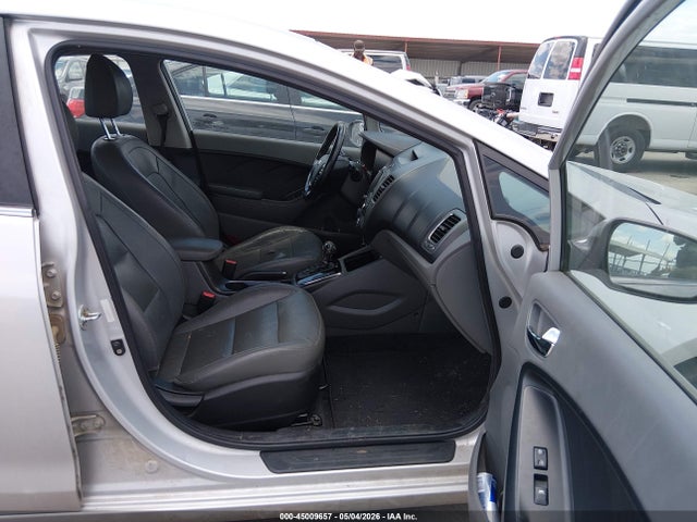 45009657 :رقم المزاد ، 3KPFL4A81HE093935 vin ، 2017 Kia Forte Ex مزاد بيع