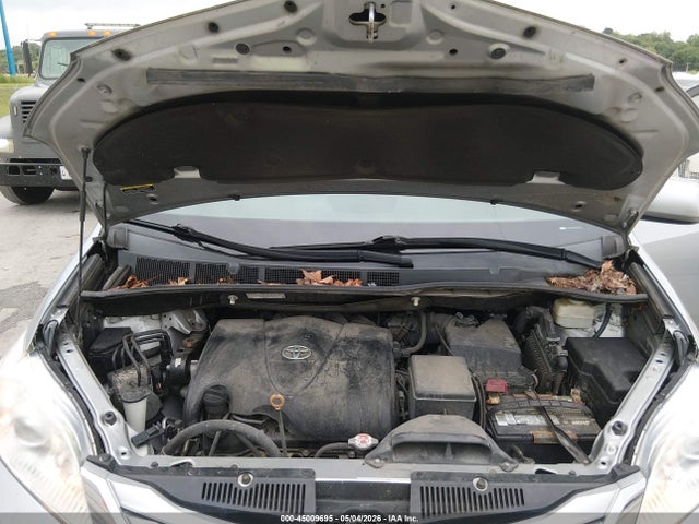 2017 Toyota Sienna Le 8 Passenger მანქანა იყიდება აუქციონზე, vin: 5TDKZ3DC8HS846339, აუქციონის ნომერი: 45009695