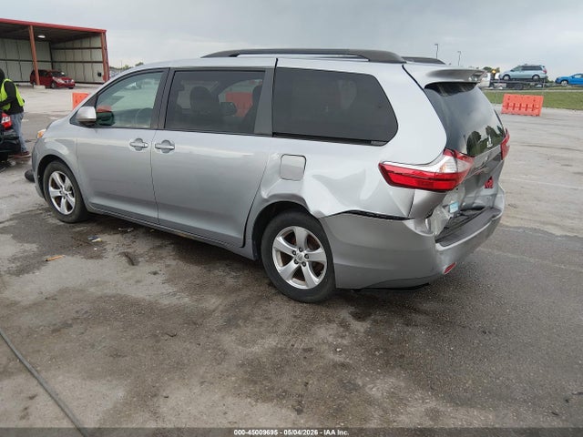 2017 Toyota Sienna Le 8 Passenger მანქანა იყიდება აუქციონზე, vin: 5TDKZ3DC8HS846339, აუქციონის ნომერი: 45009695