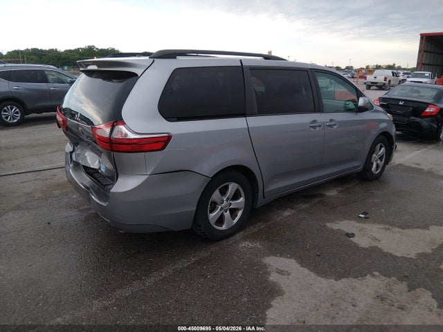 2017 Toyota Sienna Le 8 Passenger მანქანა იყიდება აუქციონზე, vin: 5TDKZ3DC8HS846339, აუქციონის ნომერი: 45009695