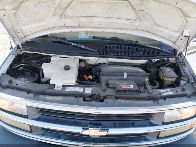 45009714 :رقم المزاد ، 1GBJG31R9Y1235215 vin ، 2000 Chevrolet Express Rv Cutaway مزاد بيع