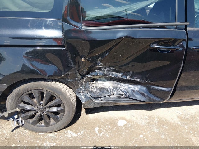 45009749 :رقم المزاد ، KNDMC5C1XJ6345562 vin ، 2018 Kia Sedona Ex مزاد بيع