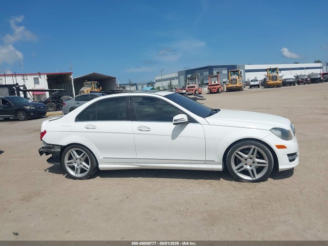 45009777 :رقم المزاد ، WDDGF4HB8DA860230 vin ، 2013 Mercedes-benz C 250 Sport مزاد بيع