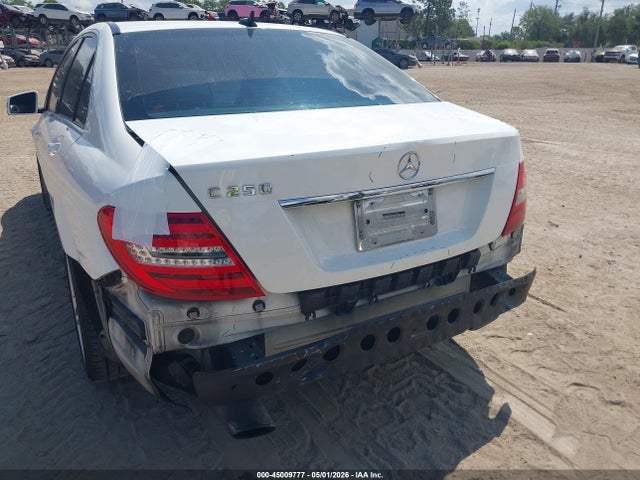 45009777 :رقم المزاد ، WDDGF4HB8DA860230 vin ، 2013 Mercedes-benz C 250 Sport مزاد بيع