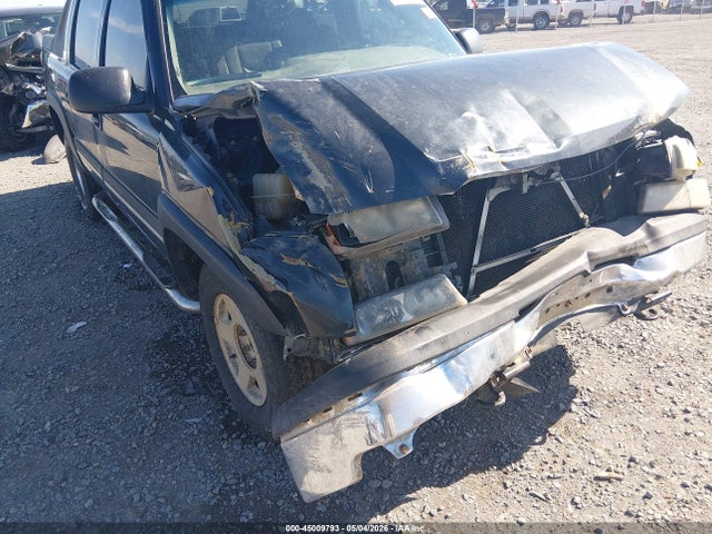 45009793 :رقم المزاد ، 3GNEK12Z55G242777 vin ، 2005 Chevrolet Avalanche 1500 Z71 مزاد بيع