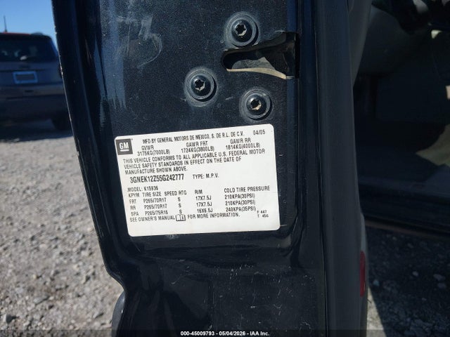 45009793 :رقم المزاد ، 3GNEK12Z55G242777 vin ، 2005 Chevrolet Avalanche 1500 Z71 مزاد بيع
