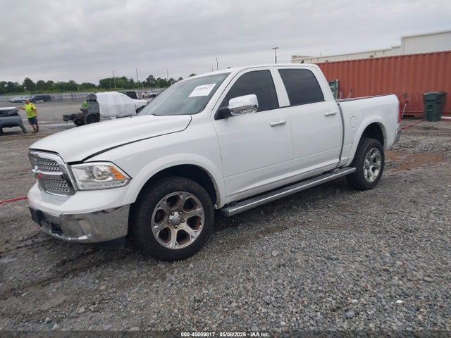 45009817 :رقم المزاد ، 1C6RR7NM5FS562935 vin ، 2015 Ram 1500 Laramie مزاد بيع