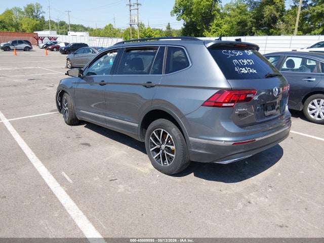 45009895 :رقم المزاد ، 3VV3B7AX5MM134373 vin ، 2021 Volkswagen Tiguan مزاد بيع