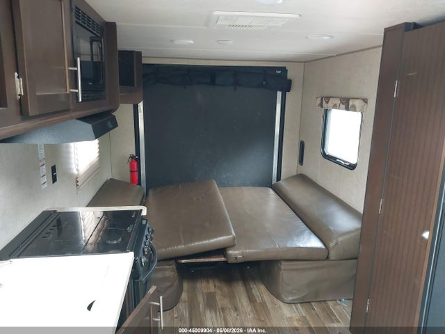 Продажа на аукционе авто 2017 Forest River Cheroke Grey Wolf, vin: 4X4TCKX25HK038969, номер лота: 45009904