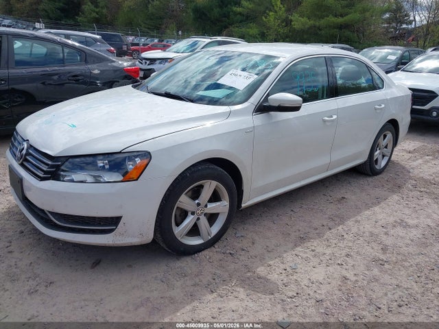 2014 Volkswagen Passat 1.8t Wolfsburg Edition მანქანა იყიდება აუქციონზე, vin: 1VWAT7A34EC037858, აუქციონის ნომერი: 45009935