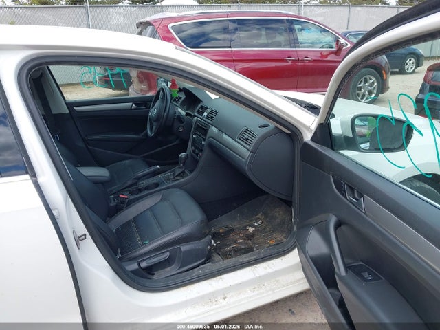 2014 Volkswagen Passat 1.8t Wolfsburg Edition მანქანა იყიდება აუქციონზე, vin: 1VWAT7A34EC037858, აუქციონის ნომერი: 45009935