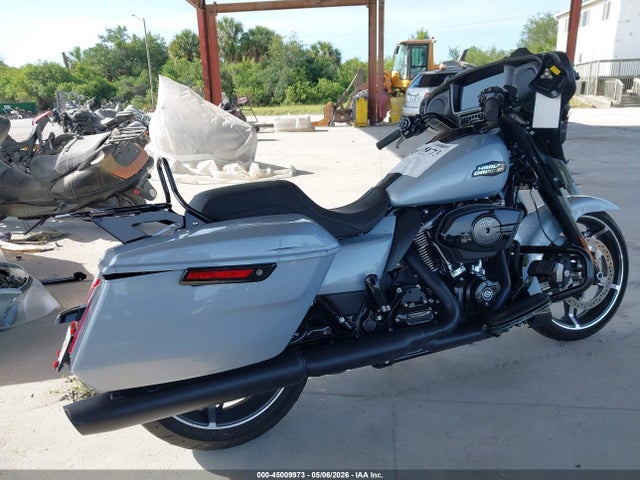 Harley-Davidson FLHX 2024 1HD1KB710RB632375 Image 4