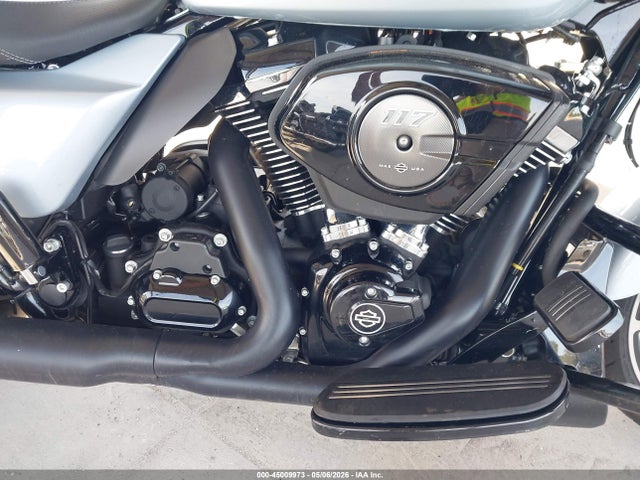 Harley-Davidson FLHX 2024 1HD1KB710RB632375 Image 8