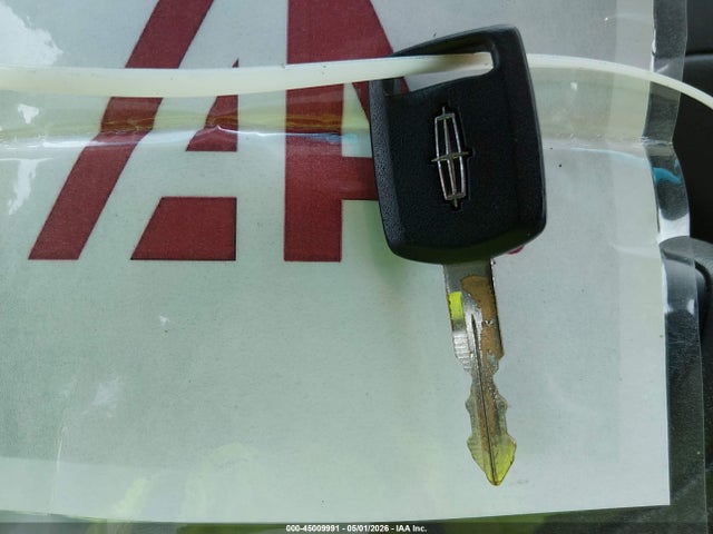 Продаж на аукціоні авто 2008 Lincoln Town Car Signature Limited, vin: 2LNHM82V98X645186, номер лоту: 45009991