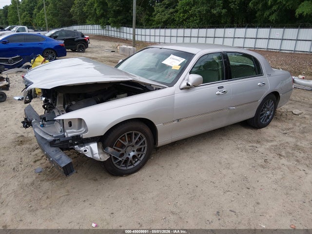 Продаж на аукціоні авто 2008 Lincoln Town Car Signature Limited, vin: 2LNHM82V98X645186, номер лоту: 45009991