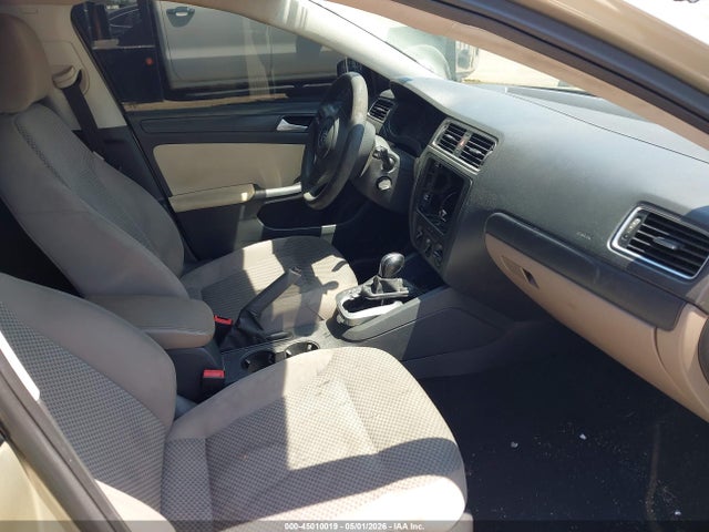 45010019 :رقم المزاد ، 3VW2K7AJ2EM275311 vin ، 2014 Volkswagen Jetta 2.0l S مزاد بيع