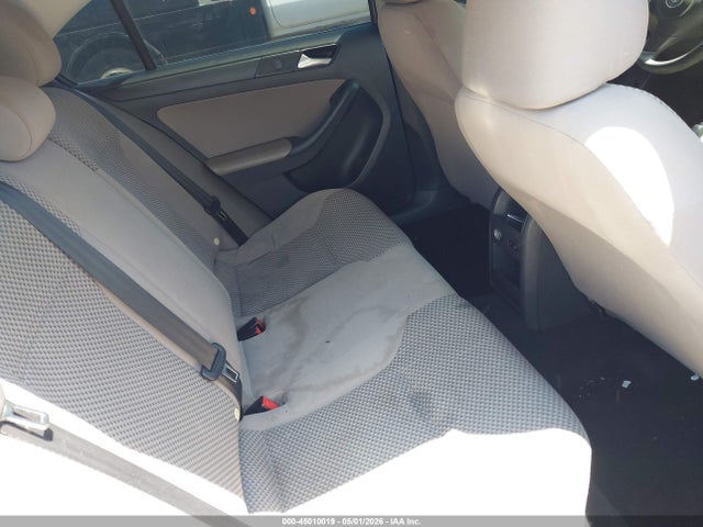 45010019 :رقم المزاد ، 3VW2K7AJ2EM275311 vin ، 2014 Volkswagen Jetta 2.0l S مزاد بيع