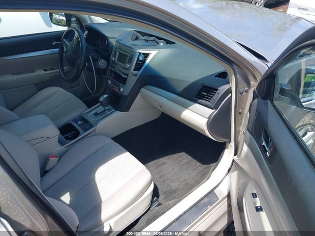 2014 Subaru Legacy 2.5i Premium მანქანა იყიდება აუქციონზე, vin: 4S3BMBC68E3032872, აუქციონის ნომერი: 45010044