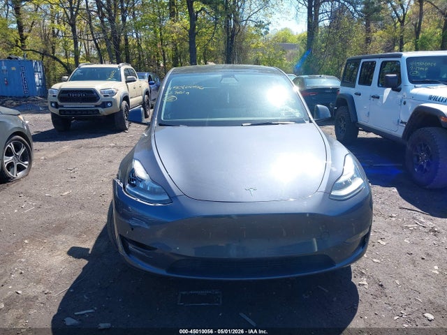 2022 Tesla Model Y Long Range Dual Motor All-wheel Drive მანქანა იყიდება აუქციონზე, vin: 7SAYGDEE4NF447047, აუქციონის ნომერი: 45010056
