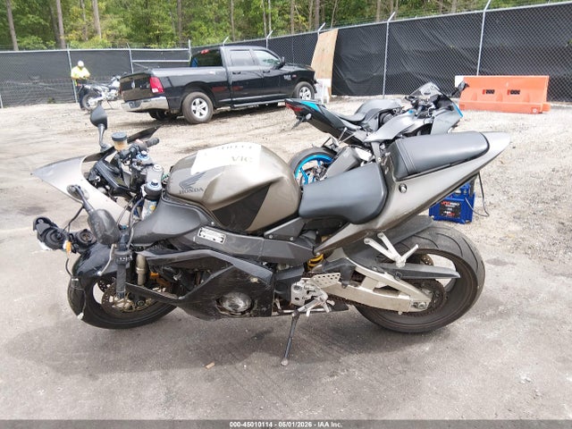 2003 Honda Cbr900 Rr მანქანა იყიდება აუქციონზე, vin: JH2SC50063M104137, აუქციონის ნომერი: 45010114