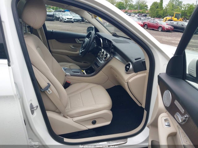 2020 Mercedes-benz Glc 300 4matic მანქანა იყიდება აუქციონზე, vin: W1N0G8EB8LF864597, აუქციონის ნომერი: 45010137
