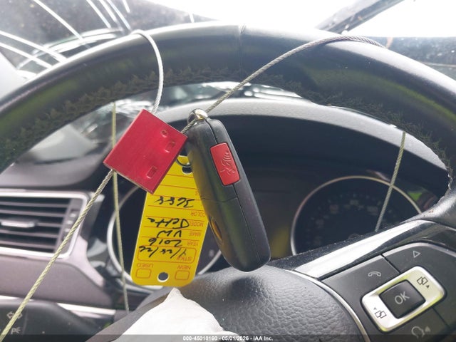 45010160 :رقم المزاد ، 3VWL17AJ8GM333688 vin ، 2016 Volkswagen Jetta 1.8t Sel مزاد بيع