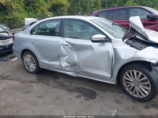 45010160 :رقم المزاد ، 3VWL17AJ8GM333688 vin ، 2016 Volkswagen Jetta 1.8t Sel مزاد بيع