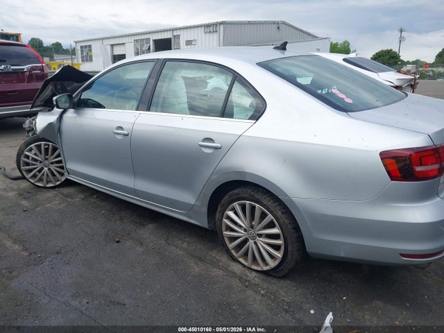 45010160 :رقم المزاد ، 3VWL17AJ8GM333688 vin ، 2016 Volkswagen Jetta 1.8t Sel مزاد بيع