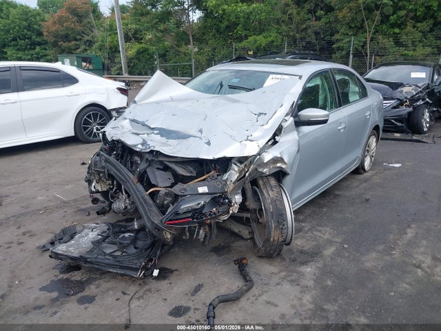 45010160 :رقم المزاد ، 3VWL17AJ8GM333688 vin ، 2016 Volkswagen Jetta 1.8t Sel مزاد بيع