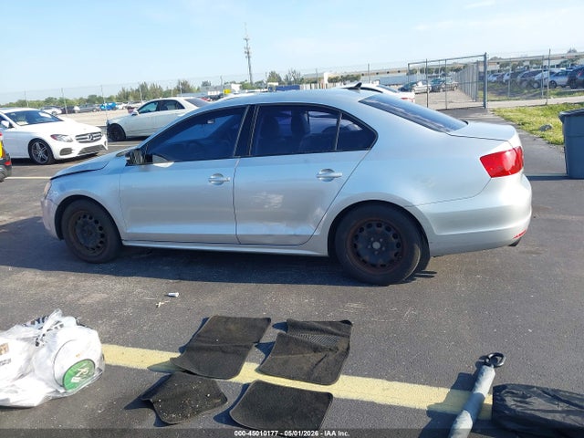45010177 :رقم المزاد ، 3VWD17AJ6EM262170 vin ، 2014 Volkswagen Jetta 1.8t Se مزاد بيع