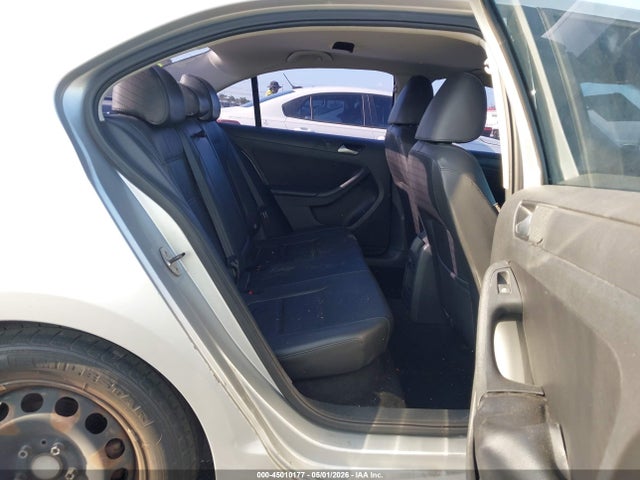45010177 :رقم المزاد ، 3VWD17AJ6EM262170 vin ، 2014 Volkswagen Jetta 1.8t Se مزاد بيع