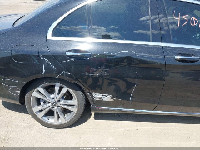 Aukcja sprzedaży 2018 Mercedes-benz C 300 4matic, vin: WDDWF4KB5JR408365, numer aukcji: 45010220