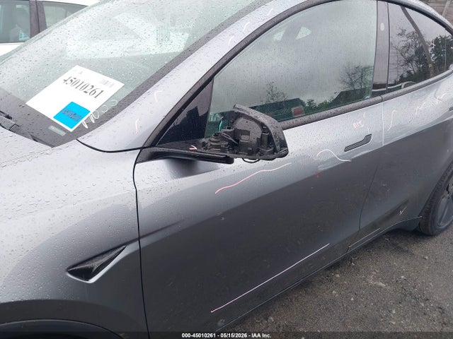 Продажа на аукционе авто 2026 Tesla Model Y All-wheel Drive/long Range Launch Series/premium All-wheel Drive, vin: 7SAYGDEEXTA632293, номер лота: 45010261
